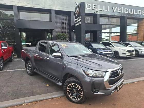 TOYOTA HILUX 2.8 D-4D TURBO DIESEL CD SRV 4X4 AUTOMÁTICO TOYOTA HILUX 2.8 D-4D TURBO DIESEL CD SRV 4X4 AUTOMÁTICO